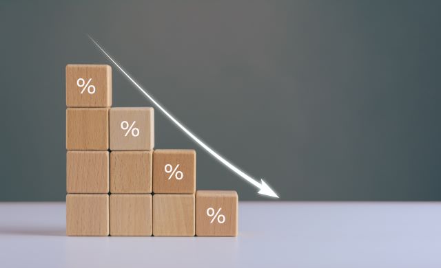 Las letras han cogido la delantera a los depósitos en el descenso de tipos.